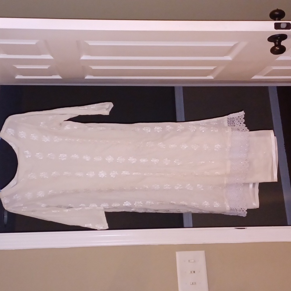 White Embroidered Lace Salwar Kameez